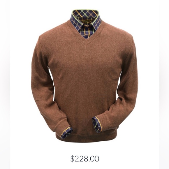 Womens Baby Alpaca Link
Stitch V-Neck Sweater in Camel
Size M 228.00 - Picture 1 of 6